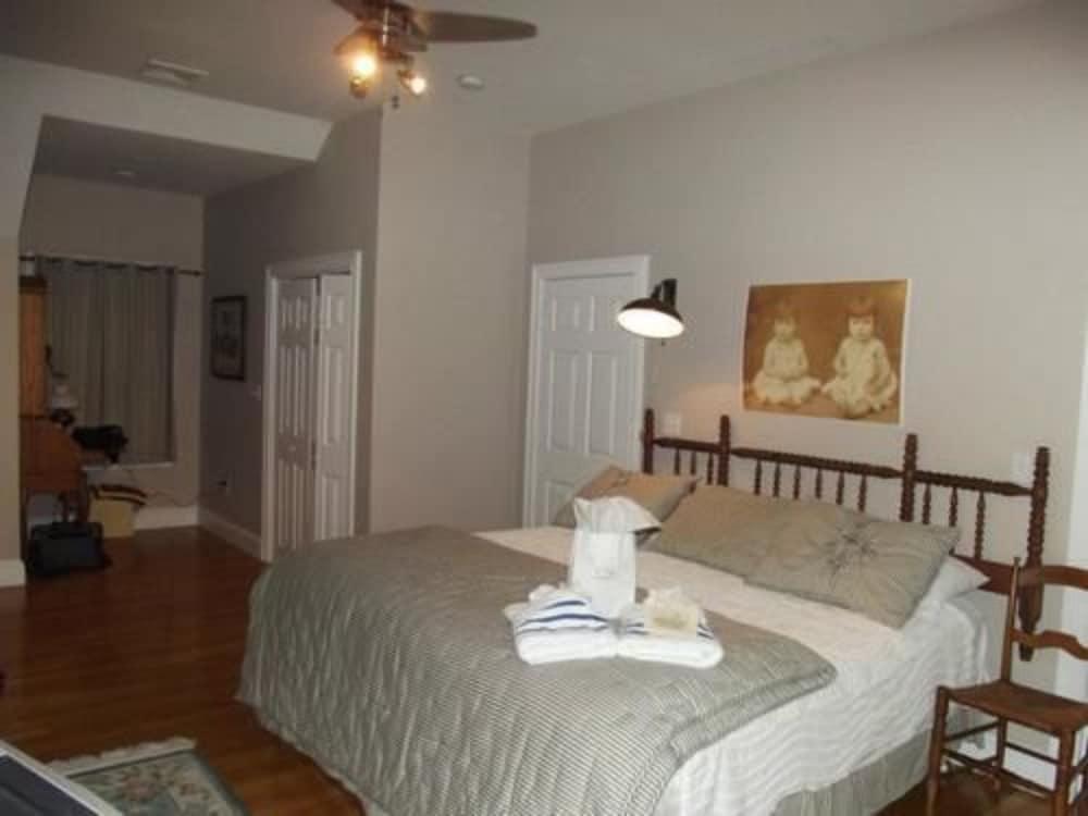 Josephine'S On The Bay Bed And Breakfast Hull Exterior foto